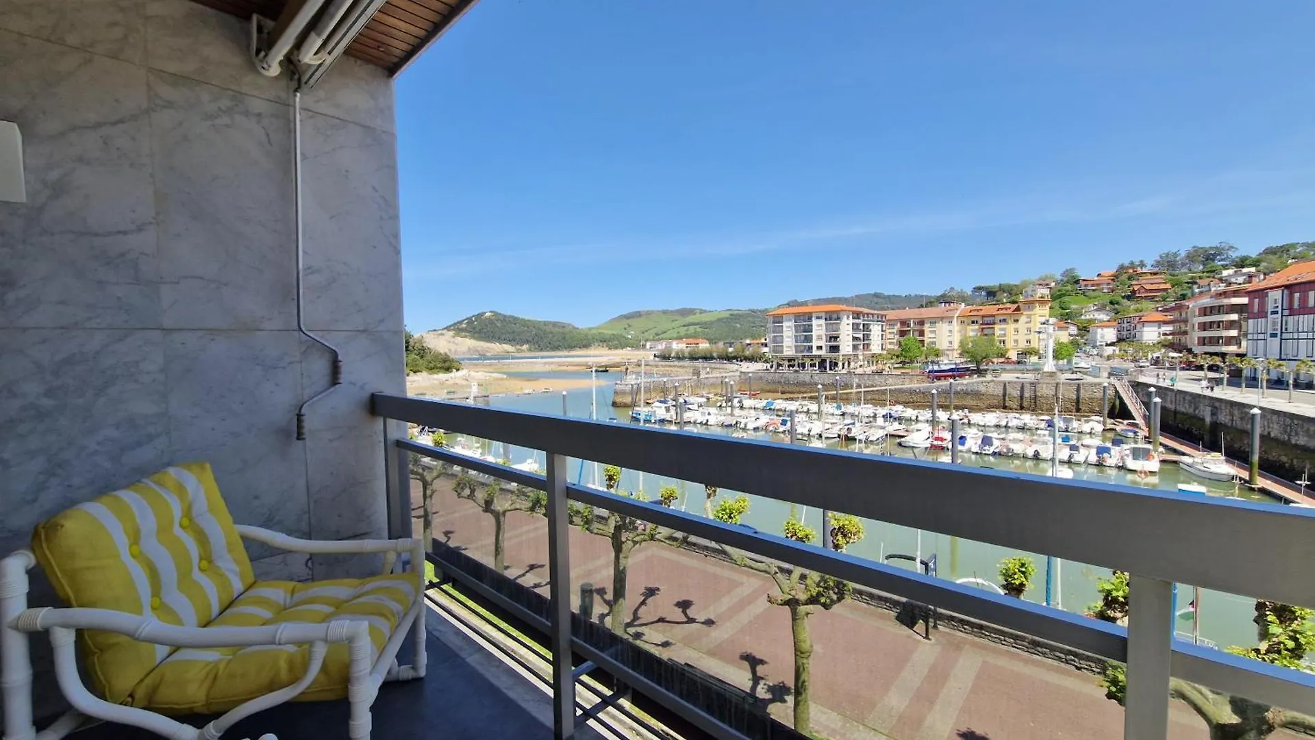 Vistas Mar Y Puerto Plentzia - 200M2 Y Parking Apartman